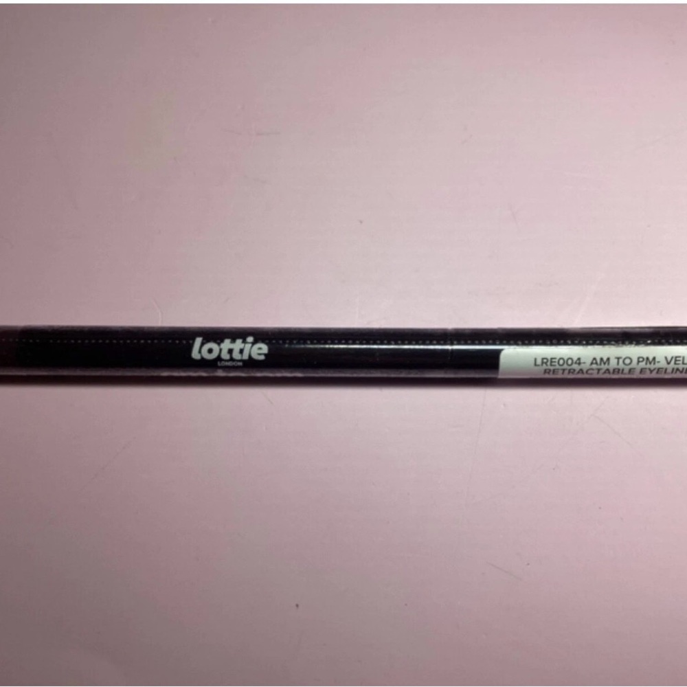 Lottie London Retractable Eyeliner - velvet  Shade